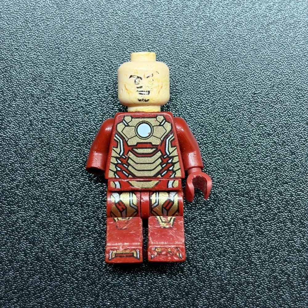Lot of Lego Marvel, TMNT, Castle, and Gravity games minifigures some are parts